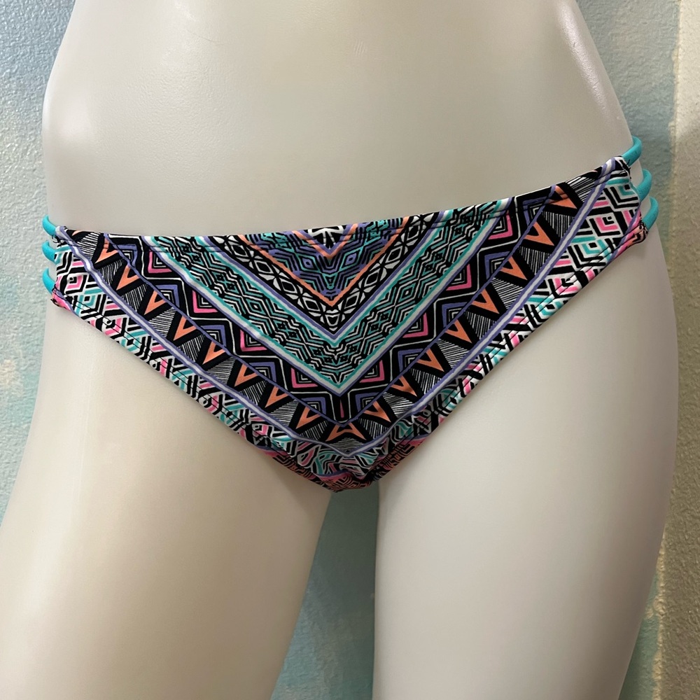 NWOT Xhilaration Blue Multicolor Bikini Bottoms